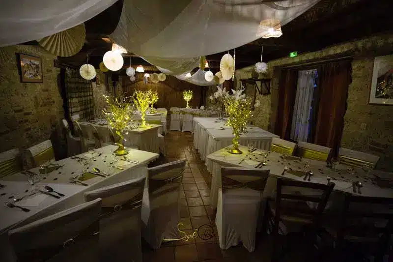 decoration-Salle-Diner-Signe-Colombe.jpg Accueil  